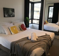 Luxe Brunswick Apartments - Hotel Accommodation