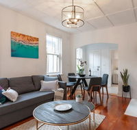 Luxurious Heritage Home with Harbour Bridge Views - Hotel Accommodation