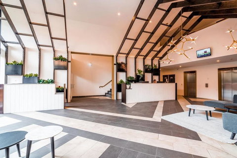 Luxury 2BR Yarra River Views WIFI-Netflix-Pool-Gym - Hotel Accommodation 2