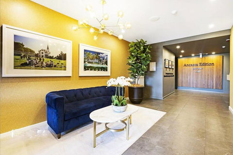Luxury Apartment Opposite Train Station In Cannon Hill And 17 Minutes From The City - Hotel Accommodation 0