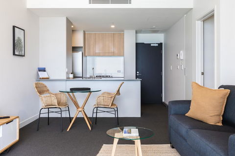 Luxury Beachfront Apartment In Newcastle - Hotel Accommodation 2