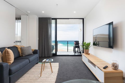 Luxury Beachfront Apartment In Newcastle - Hotel Accommodation 0
