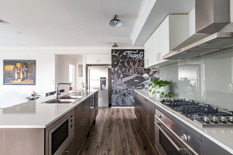 Luxury Escape In Ocean Grove - Hotel Accommodation 1