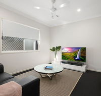 Luxury Home close to Sleemans QE2 Hospital  Griffith Uni - Hotel Accommodation