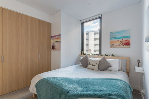 LUXURY KING APARTMENT PARRAMATTA CBD 1 MIN FROM STATION & WESTFIELD Sleeps 4 - Hotel Accommodation 2