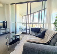 Luxury Level 2-bed 2-bath City View Apt in Olympic Park - Hotel Accommodation