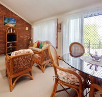 Macadamia Court Unit 2 8 Government Road - Hotel Accommodation