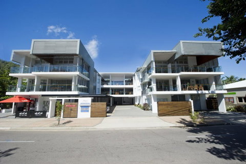 Maggies Beachfront Apt. 3 - Hotel Accommodation 0