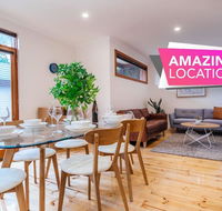 Malibu Moment on Margaret-Historic Bungalow - Hotel Accommodation