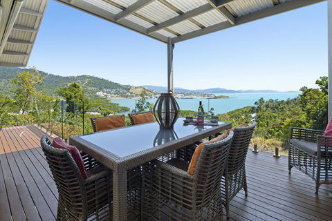 MANDALAY ESCAPE, SECLUSION & SERENITY WITH A POOL - Hotel Accommodation 1