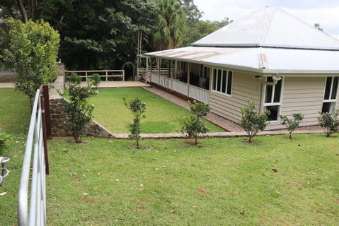 Mapleton Falls Farm House - Hotel Accommodation 0