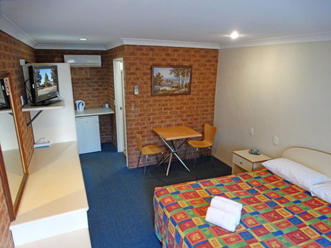 MAS Country Colonial Motor Inn - Hotel Accommodation 1