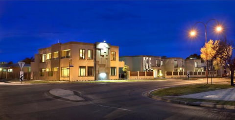 May Park Executive Apartments - Hotel Accommodation 0