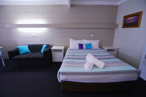 Mayfair Motel - Hotel Accommodation 2