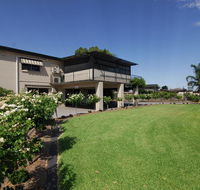 Mayfair Motel - Hotel Accommodation