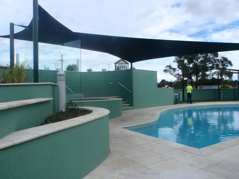 McNevins Logan Park Motel - Hotel Accommodation 2