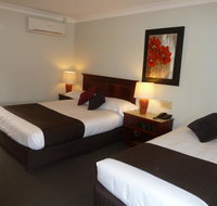 McNevins Warwick Motel - Hotel Accommodation