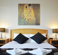 Meadowbrook Hotel Brisbane - Hotel Accommodation