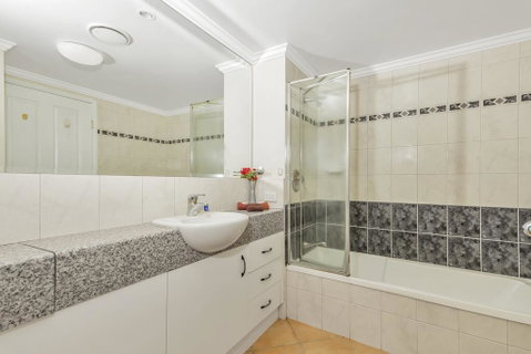 Mediterranean Beachfront Apartments - Hotel Accommodation 3