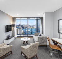 Meriton Suites North Sydney - Hotel Accommodation
