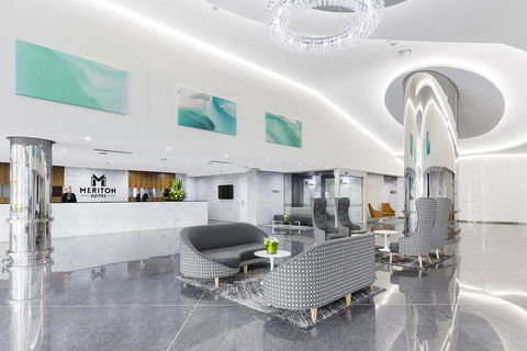 Meriton Suites Southport - Hotel Accommodation 1