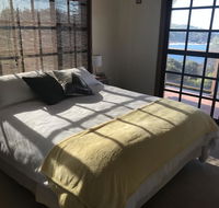 Merry Beach Ocean Front Large Home - Hotel Accommodation