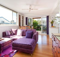 METRES TO THE BEACH - MORNINGTON - Hotel Accommodation