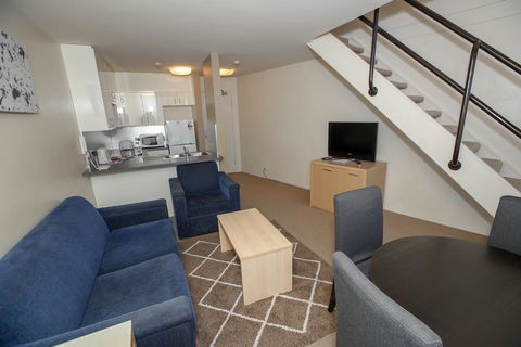 Metro - Hotel Accommodation 2