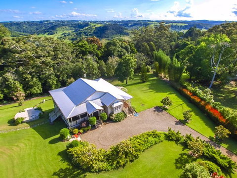 Mill Hill Cottage - Hotel Accommodation 0