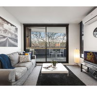 Modern 2 bed apartment in trendy Collingwood - Hotel Accommodation