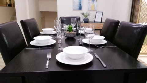 Modern 4-Bedroom House On Cunningham Near Singleton CBD Hunter Valley - Hotel Accommodation 3