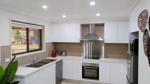 Modern 4-Bedroom House On Cunningham Near Singleton CBD Hunter Valley - Hotel Accommodation 2