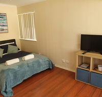 Modern Cosy Studio Close to QEH  Adelaide CBD  Airport  Beaches