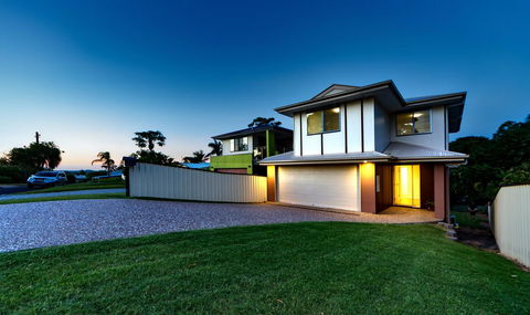 Modern Home Away From Home - Hotel Accommodation 0