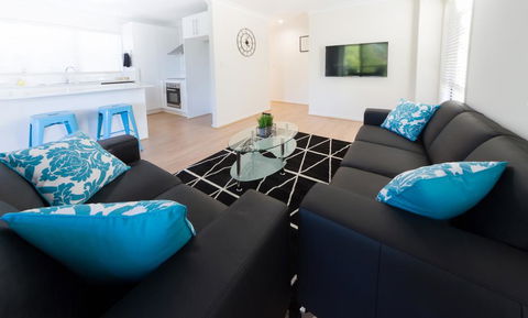 Modern Home Away From Home - Hotel Accommodation 2