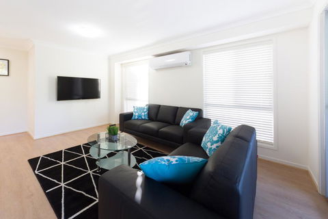 Modern Home Away From Home - Hotel Accommodation 1