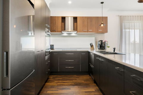 Modern Seaside Getaway Mornington - Hotel Accommodation 3