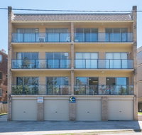 Moondara Unit 2 21 Bulcock Beach Esplanade Bulcock Beach - Hotel Accommodation