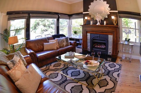 Mountain Whispers Chatelaine Valley - Hotel Accommodation 1