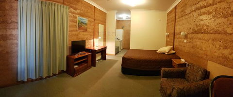 Mud Hut Motel - Hotel Accommodation 1