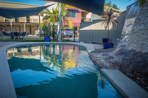 Nambour Heights Motel - Hotel Accommodation 2