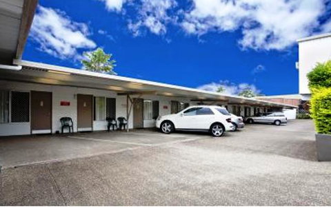 Nambour Lodge Motel - Hotel Accommodation 2