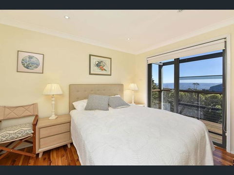 Narrow Neck Views - Hotel Accommodation 3