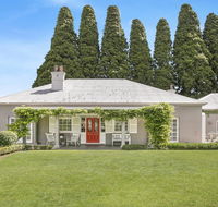 Nattai Lodge - house  cottage in beautiful garden - Hotel Accommodation