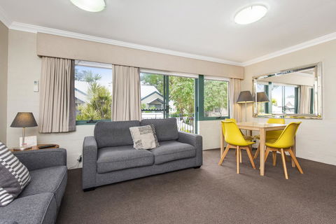 Subiaco Village 20 - Hotel Accommodation 2