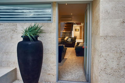 The Urban Beach House - Hotel Accommodation 6