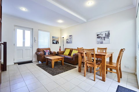 Fremantle Townhouse U/5 - Hotel Accommodation 4