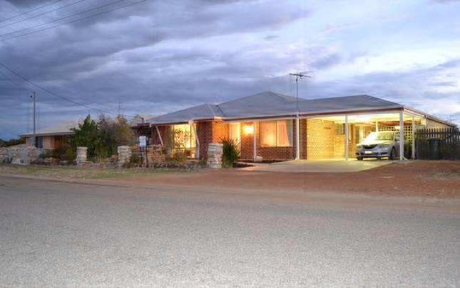 Leeman WA Hotel Accommodation