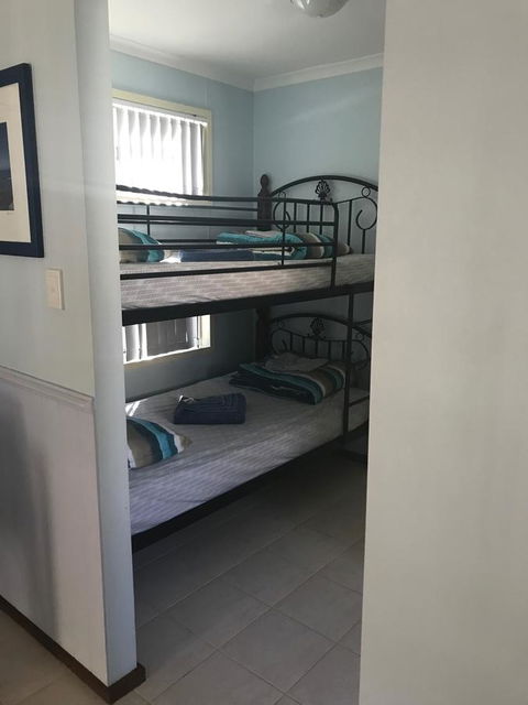 Peoples Park - Hotel Accommodation 24