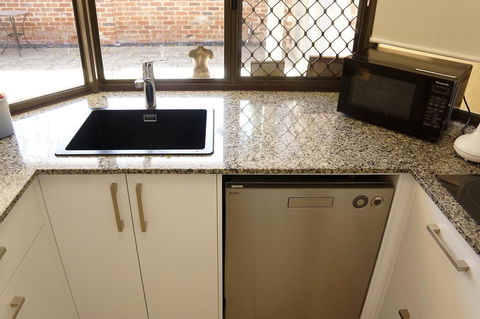 Suffolk House - Hotel Accommodation 11